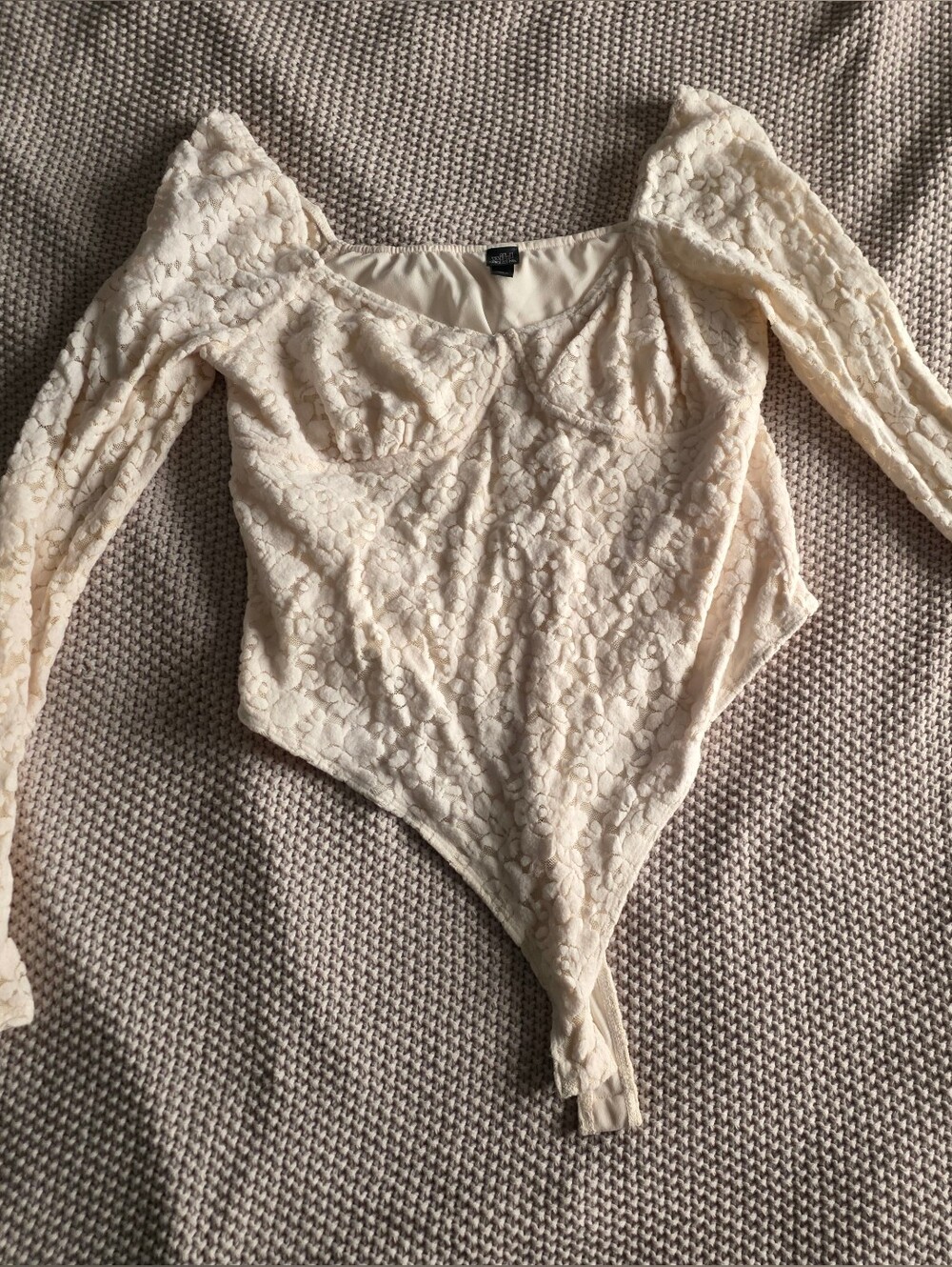 Women's Cream Lace Long-Sleeve Bodysuit
